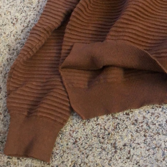 Cropped sweater - Picture 3 of 4